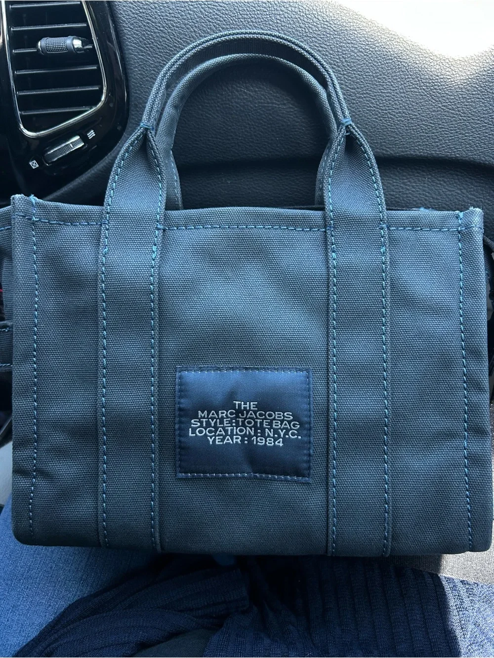 Marc Jacobs The Tote Bag - Picture 5 of 7